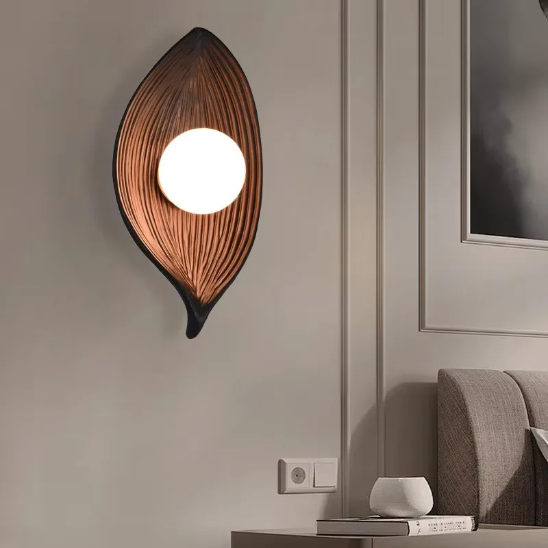 Voss – Nordic Zen Leaf Wall Lamp - Image 2